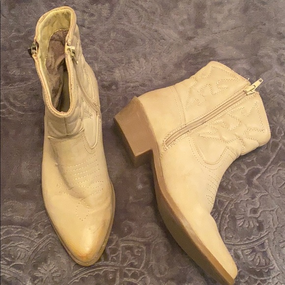 Tan Cowboy Ankle boots - Picture 2 of 3